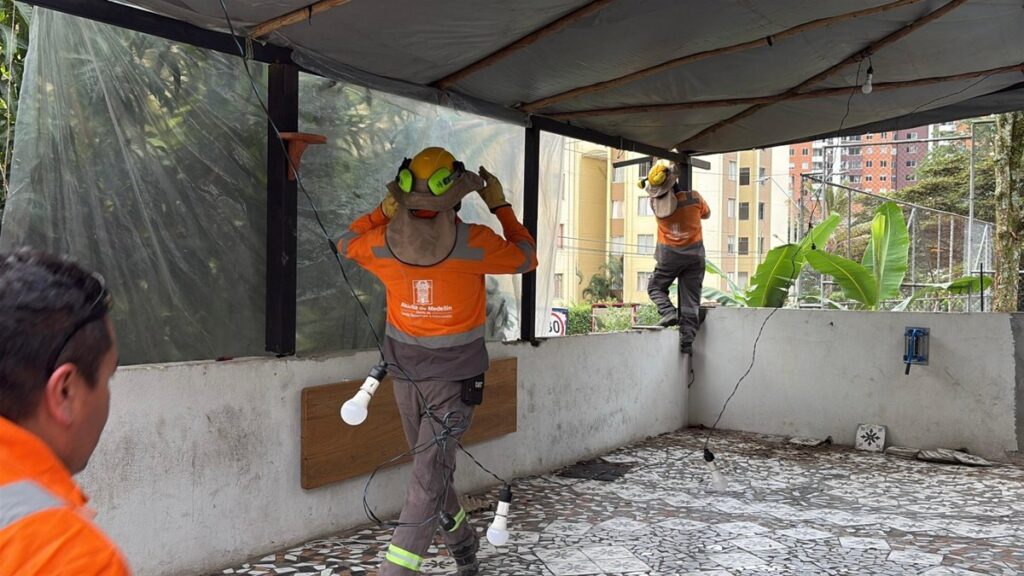 Autoridades demolieron una estructura ilegal que afectaba la tranquilidad de los habitantes de Guayabal
