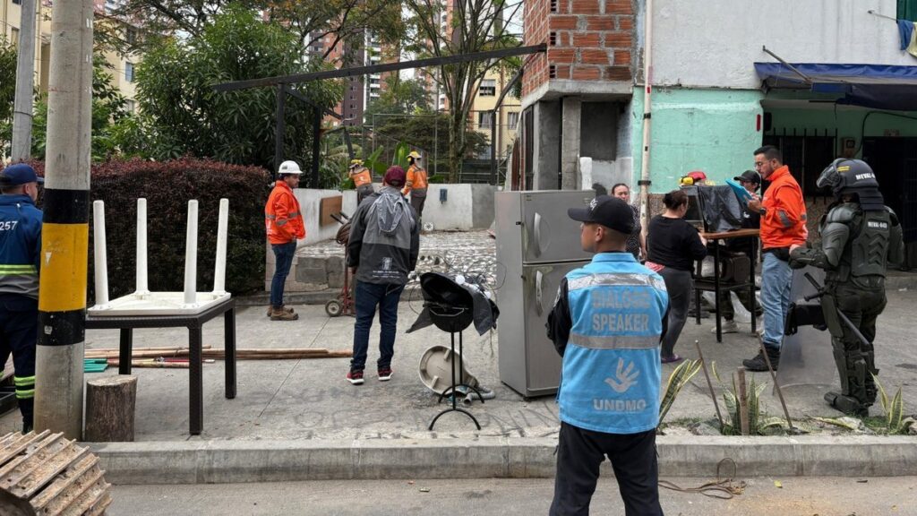 Autoridades demolieron una estructura ilegal que afectaba la tranquilidad de los habitantes de Guayabal
