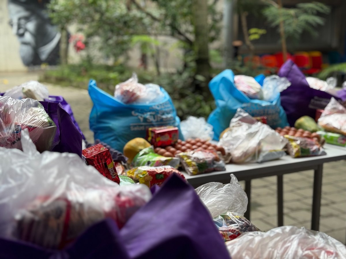 421 hogares de Medellín recibieron paquetes de alimentos, gracias a recursos de Presupuesto Participativo