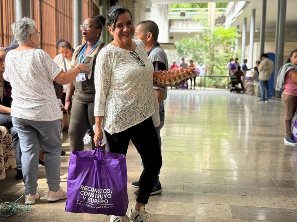 421 hogares de Medellín recibieron paquetes de alimentos, gracias a recursos de Presupuesto Participativo