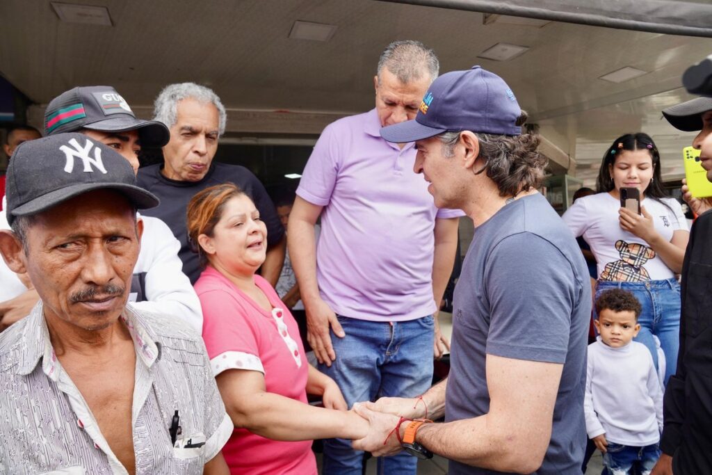 Familias damnificadas por emergencia en el barrio Sinaí, en Santa Cruz, reciben atención integral por parte de la Alcaldía de Medellín y EPM