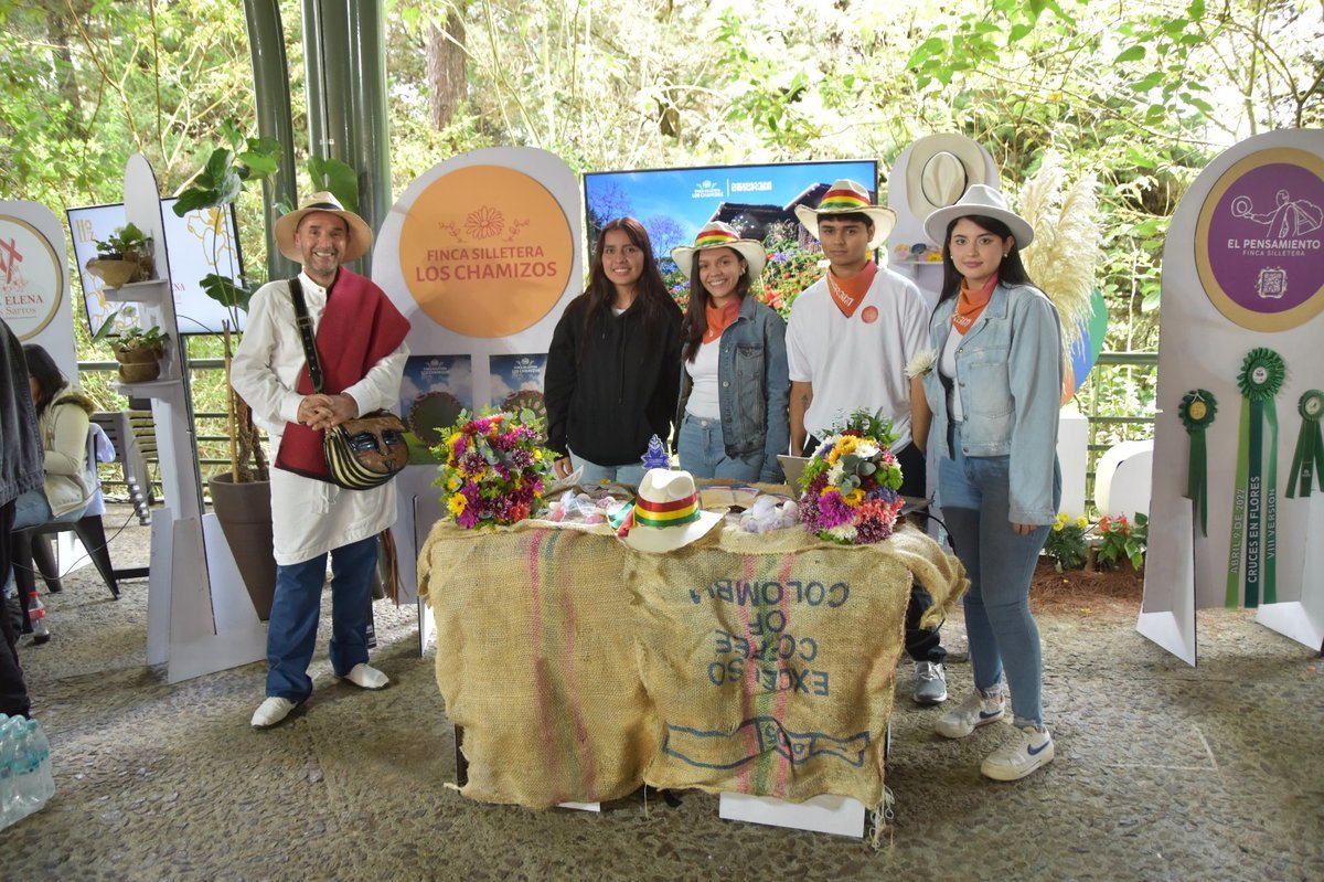 Estudiantes de la I.U. Pascual Bravo acompañaron a propietarios de fincas silleteras de Santa Elena para que se conviertan en destinos turísticos