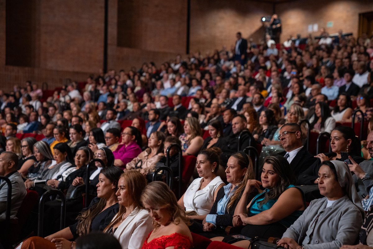 Medellín entregó más de $1.100 millones en incentivos durante la XIX edición del Reconocimiento Ser Mejor Medellín entregó más de $1.100 millones en incentivos durante la XIX edición del Reconocimiento Ser Mejor