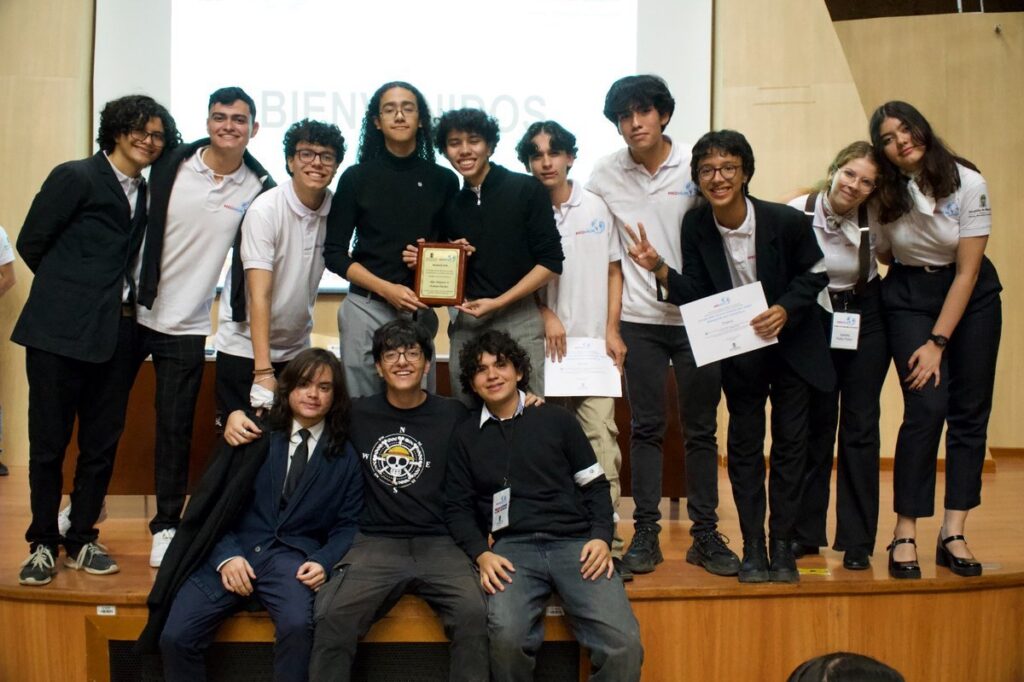 300 jóvenes de Medellín abordaron problemáticas globales bajo el modelo de trabajo de las Naciones Unidas