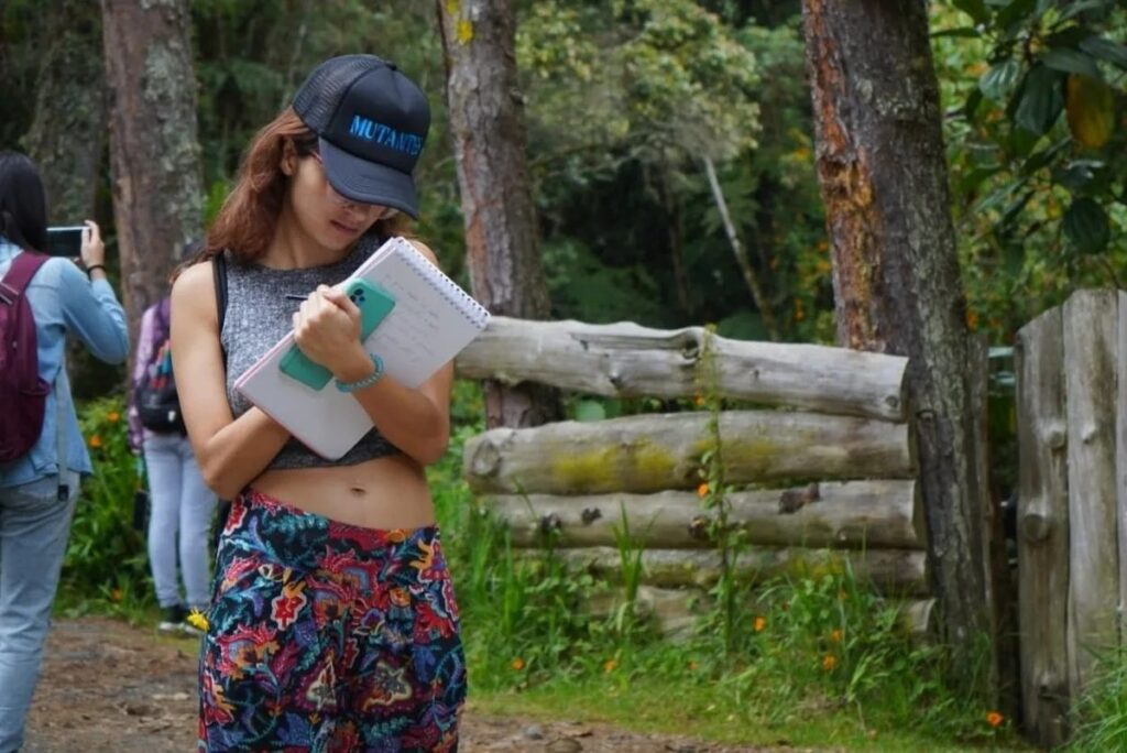Medellín busca 300 jóvenes que quieran aprender a narrar las historias de sus territorios