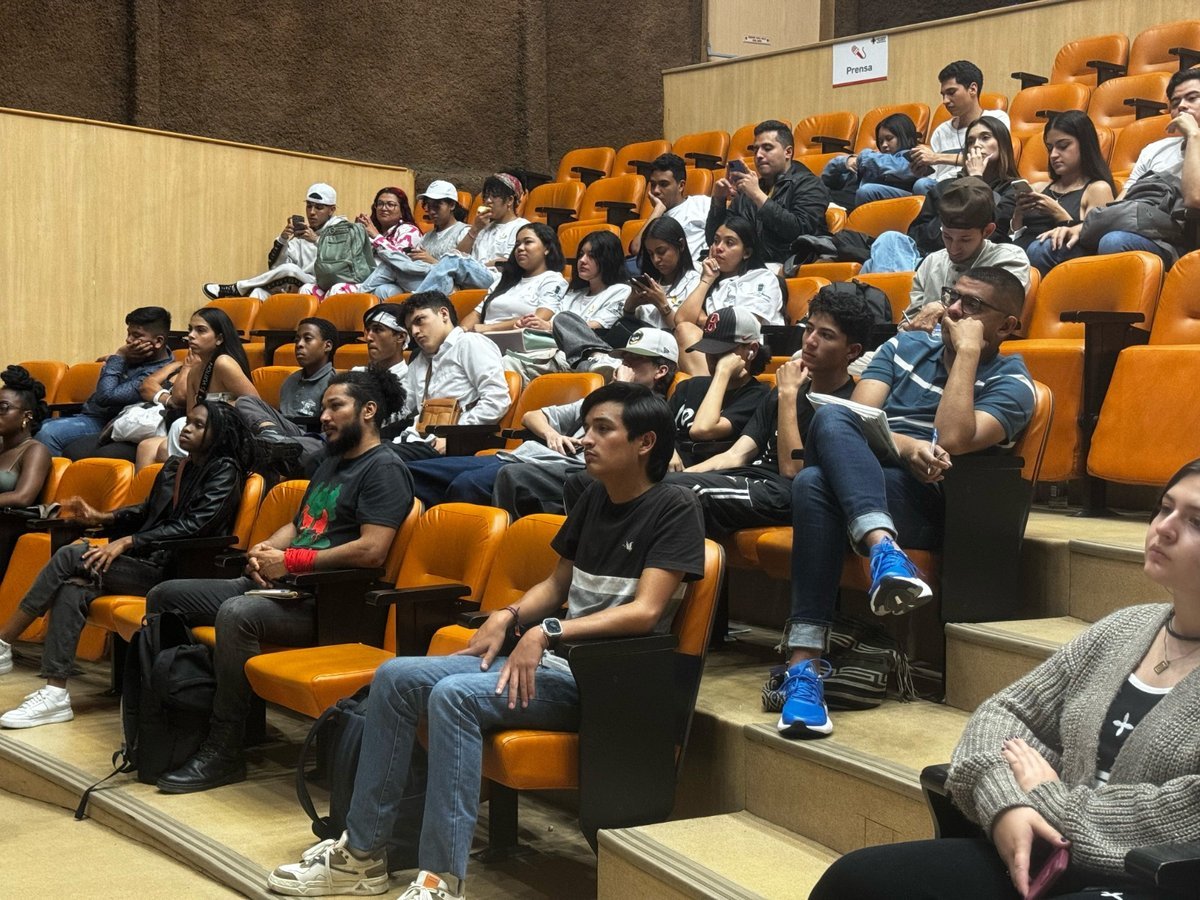 Jóvenes debatieron sobre los principales retos de Medellín