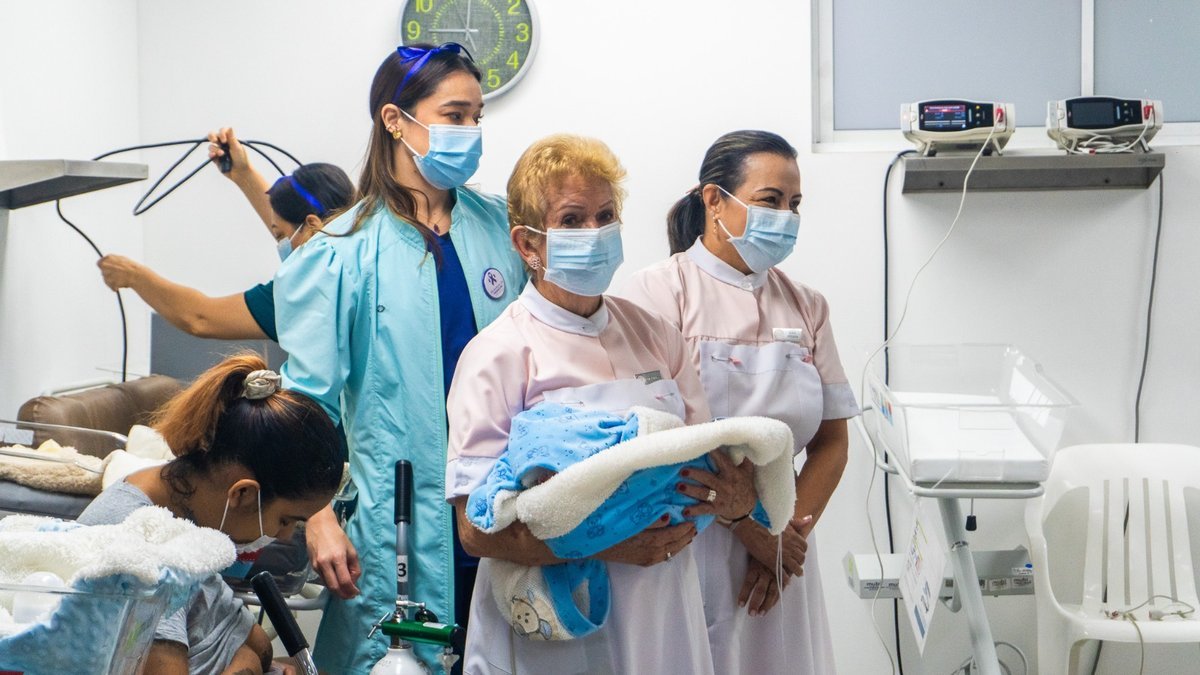 En sus 18 años, programa Madre Canguro del Hospital General de Medellín ha atendido 10.311 bebés prematuros