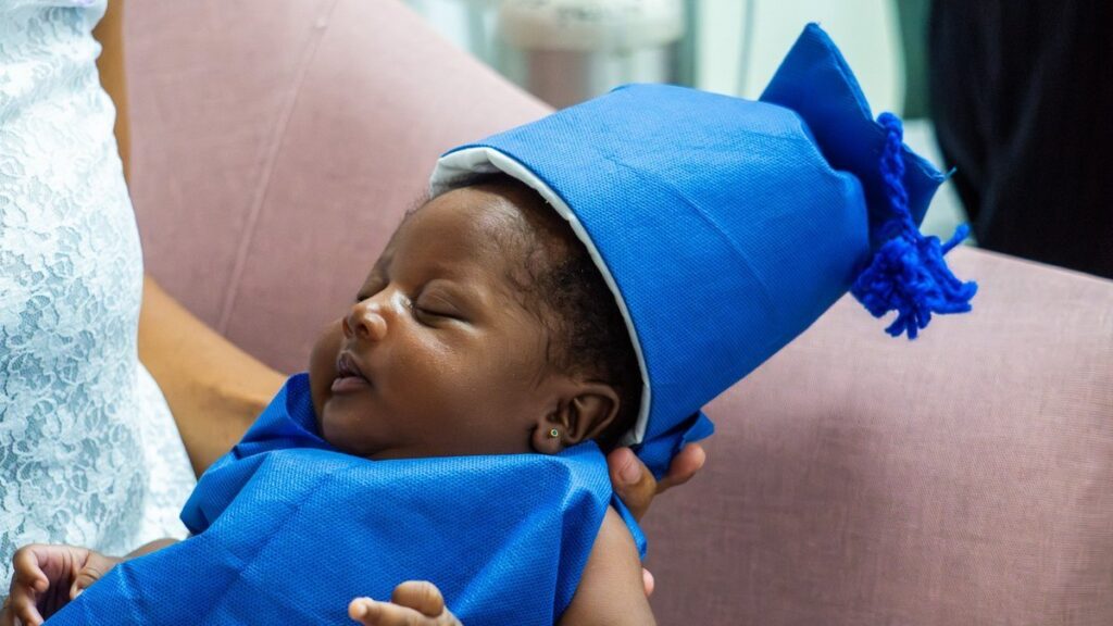 En sus 18 años, programa Madre Canguro del Hospital General de Medellín ha atendido 10.311 bebés prematuros