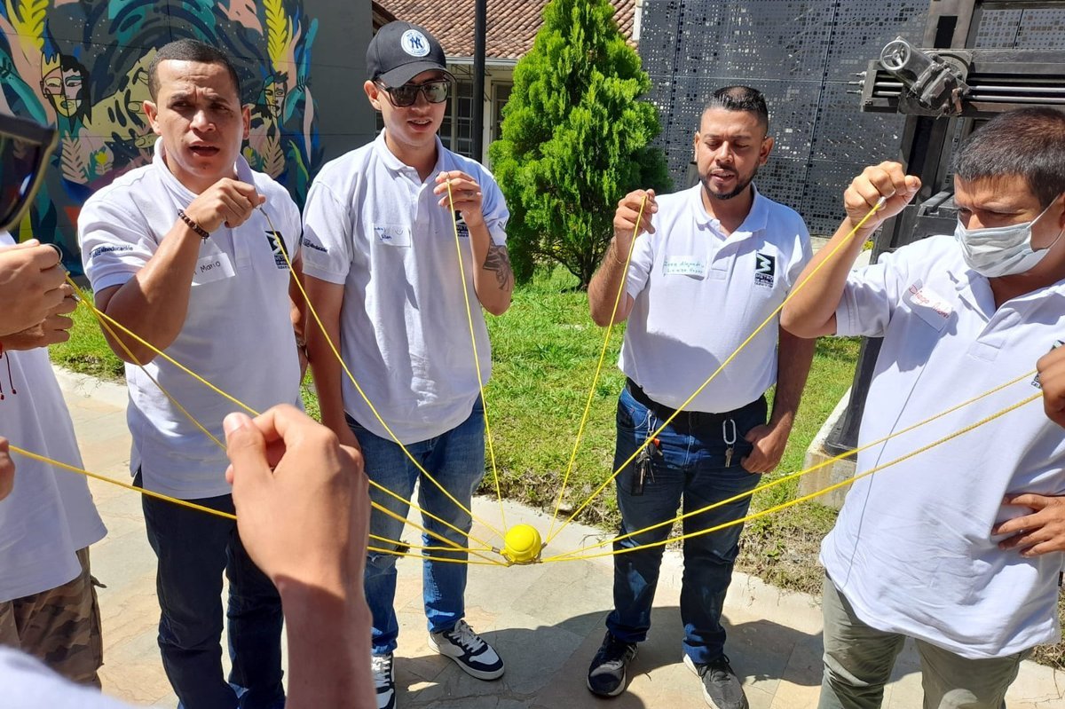 Pascual Bravo de Medellín recibió premio internacional por capacitar operarios de conducción de la empresa Metro Pascual Bravo de Medellín recibió premio internacional por capacitar operarios de conducción de la empresa Metro