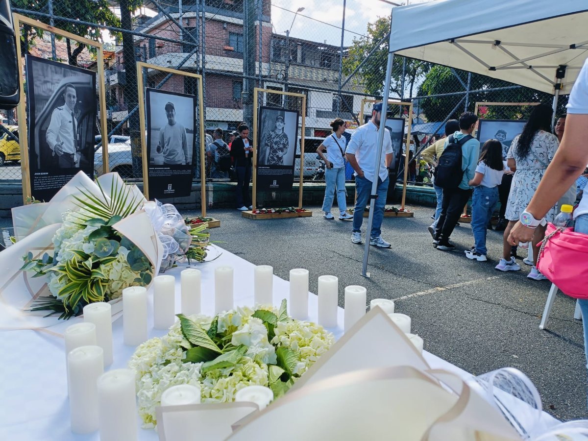 En Medellín se honró la memoria de las personas fallecidas en las vías