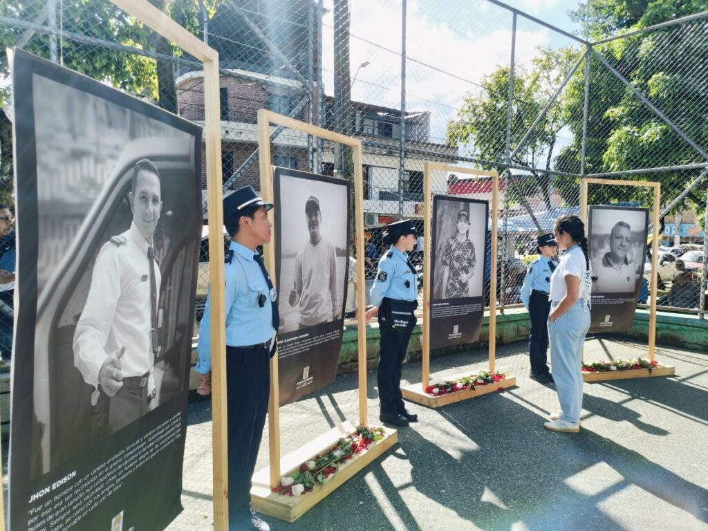 En Medellín se honró la memoria de las personas fallecidas en las vías