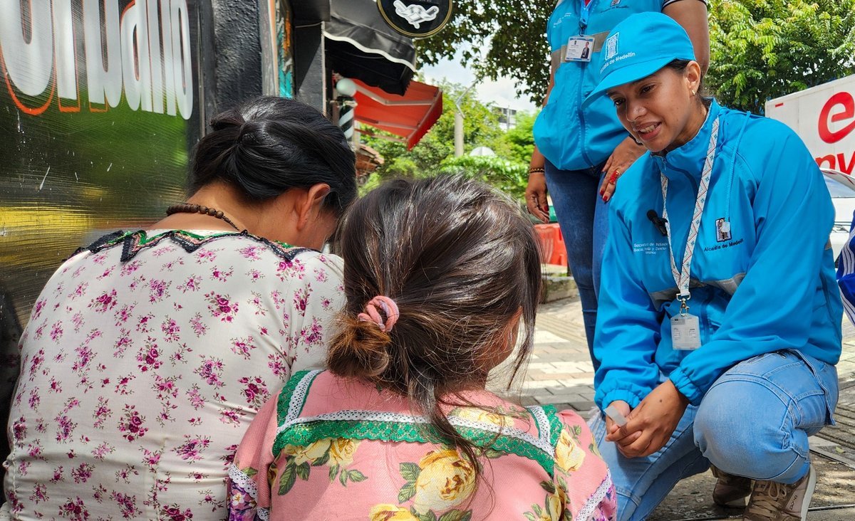 La Alcaldía de Medellín refuerza recorridos de ciudad para desincentivar la mendicidad en menores de edad durante la temporada navideña