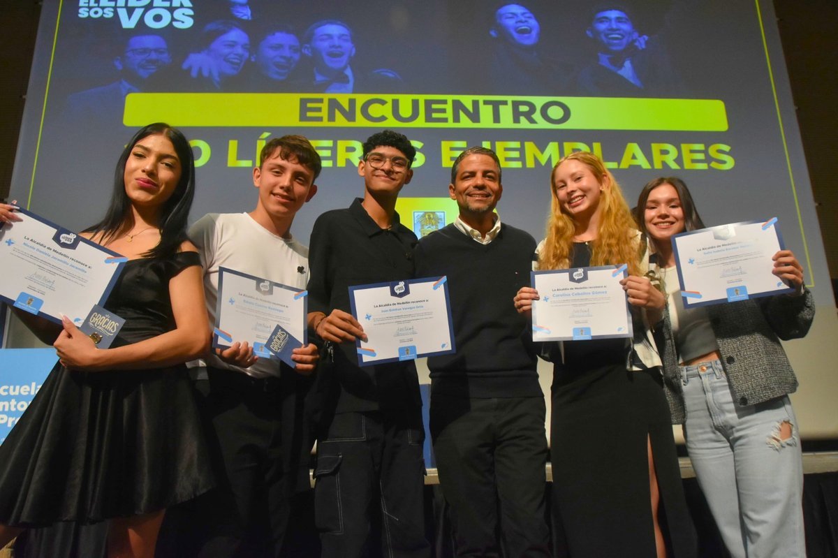 La Alcaldía de Medellín reconoce el liderazgo estudiantil con el proyecto El Líder Sos Vos - Foto alcaldía de Medellín