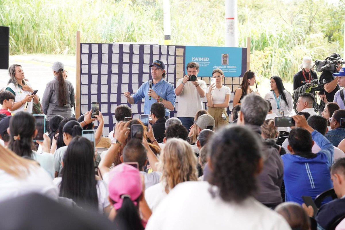 “Los recursos bien invertidos, transparencia absoluta y familias felices”: alcalde Federico Gutiérrez entregó el Proyecto Habitacional Ventto, en San Cristóbal