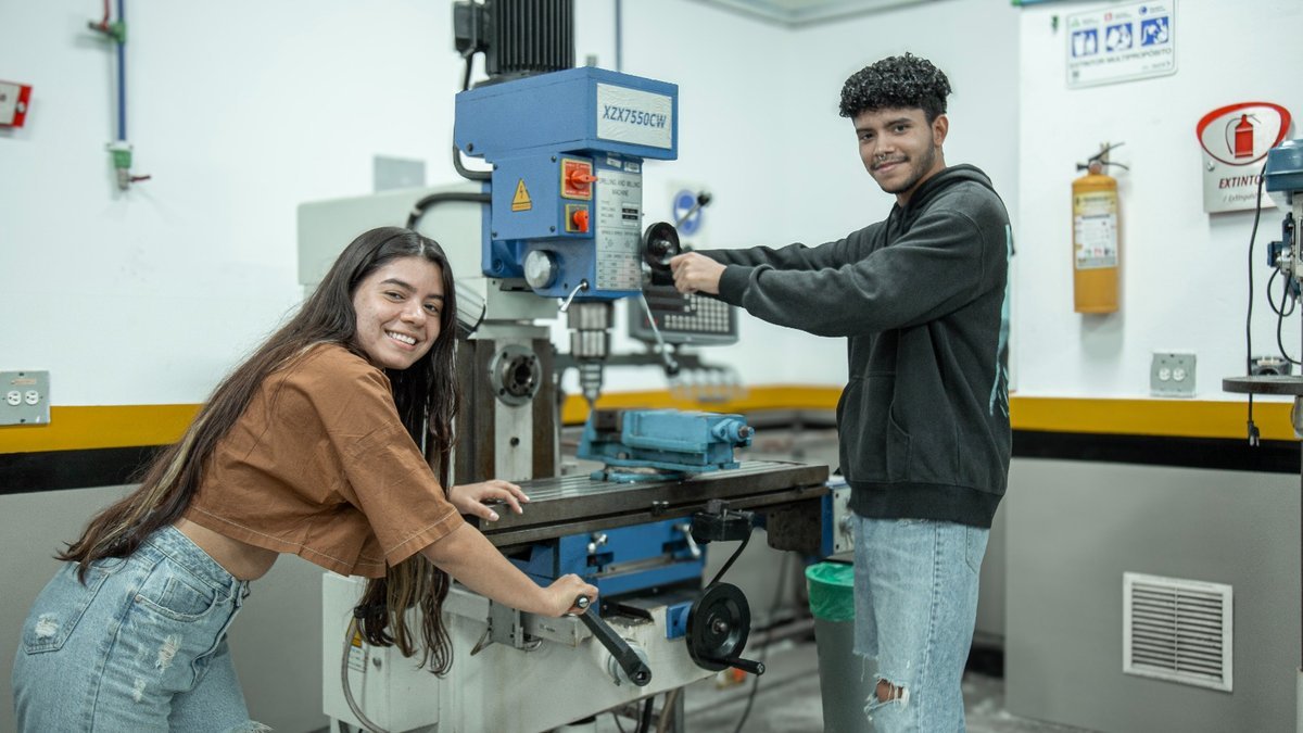 El programa Matrícula Cero de la Administración Distrital abre proceso de postulación para el primer semestre de 2025 - Foto alcaldia de Medellín