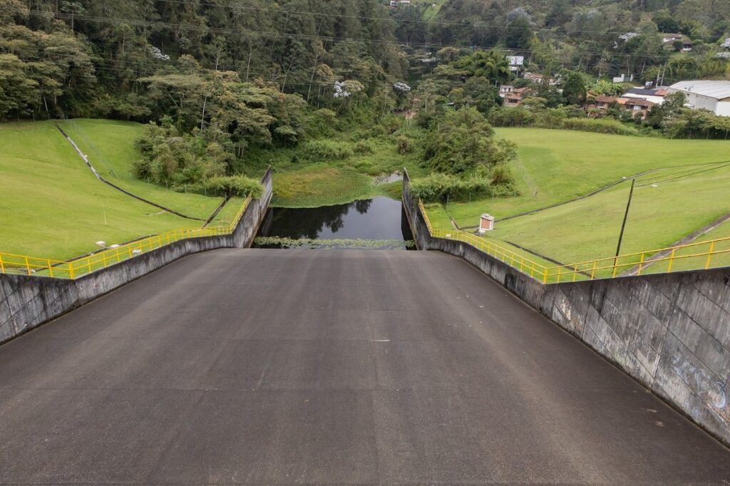 proteger embalses del oriente-1