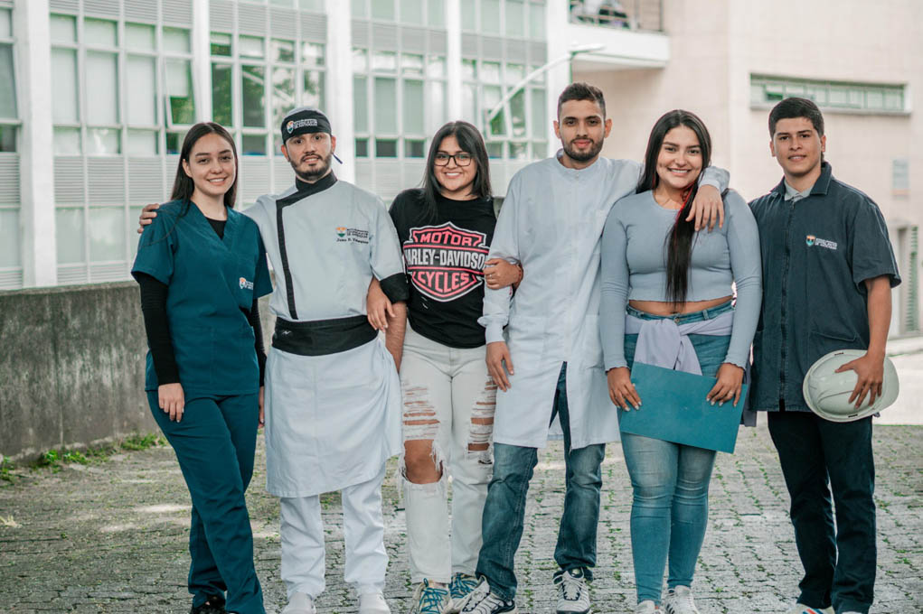 En sus 80 años, Colmayor lidera iniciativa de beca integral de educación priorizada por Presupuesto Participativo para comunas y corregimientos de Medellín