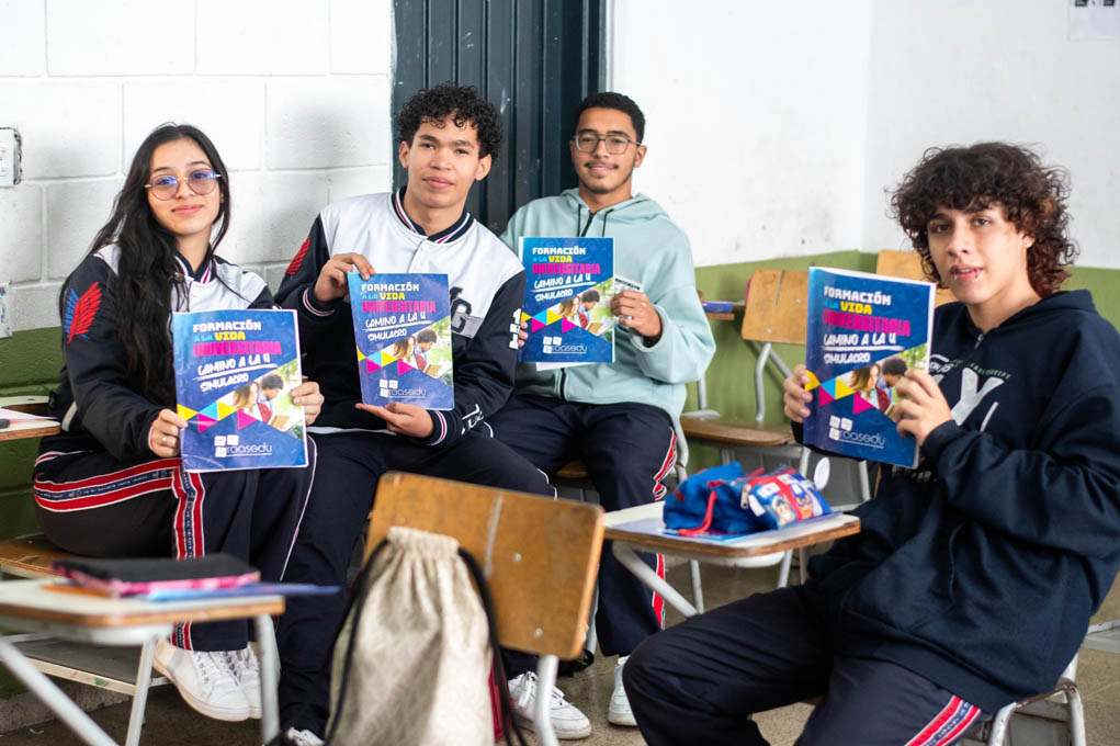 Colmayor lidera iniciativa de beca integral de educación priorizada por Presupuesto Participativo para comunas y corregimientos de Medellín En sus 80 años, Colmayor lidera iniciativa de beca integral de educación priorizada por Presupuesto Participativo para comunas y corregimientos de Medellín