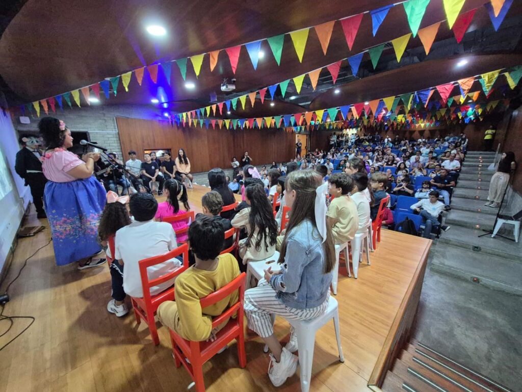 Ceremonia de premiación del vigésimo Concurso de Cuento Infantil Pedrito Botero.