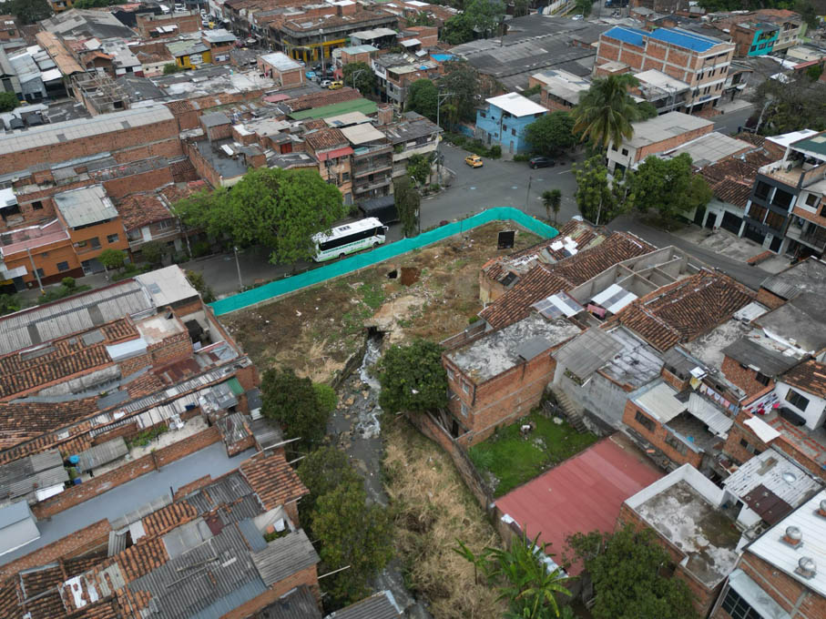 Para prevenir inundaciones en la quebrada La Honda, el Distrito construye un canal que beneficiará a 122 familias