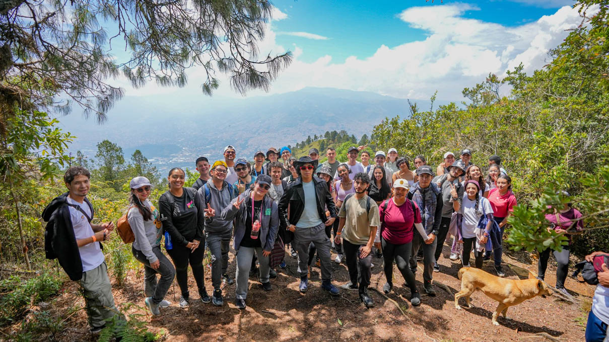 Se abre convocatoria para que jóvenes ilustradores diseñen la imagen de los 10 años de Medellín en la Cabeza