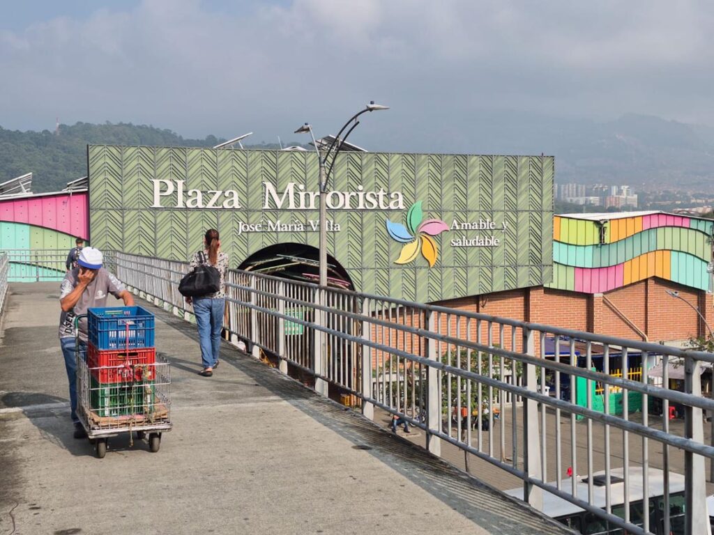 Foto externa de la Plaza Minorista