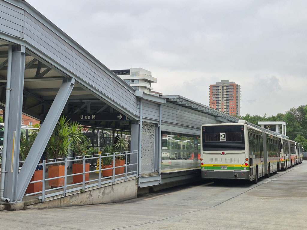 Foto de buses del Metro