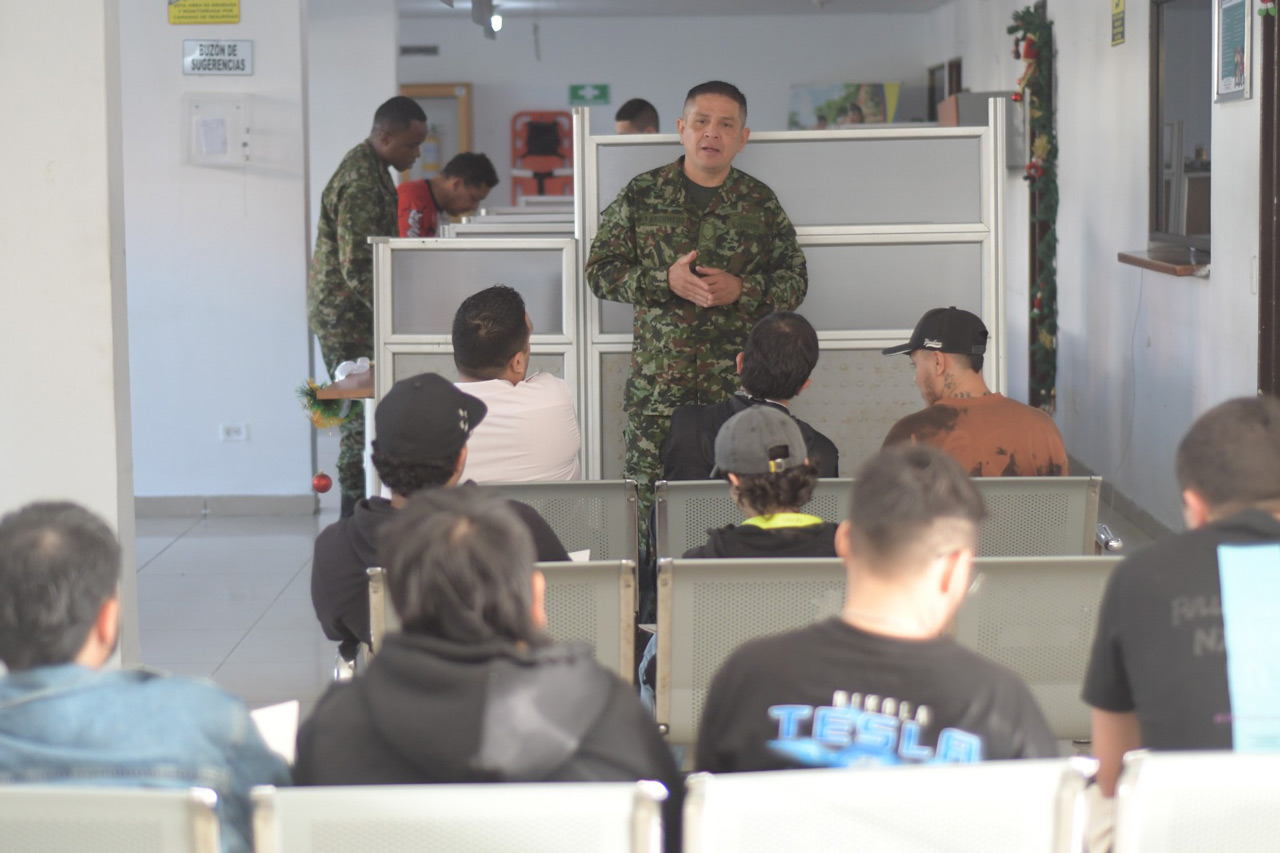 Hombres trans podrán definir su situación militar con el acompañamiento de la Alcaldía de Medellín