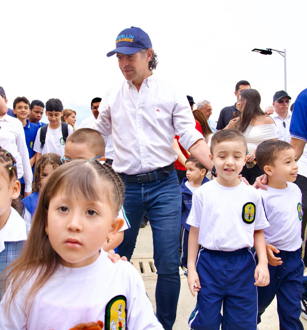 El Distrito entregó la renovada Sección Escuela Diego María Gómez, que beneficiará a 960 estudiantes de Castilla El Distrito entregó la renovada Sección Escuela Diego María Gómez, que beneficiará a 960 estudiantes de Castilla