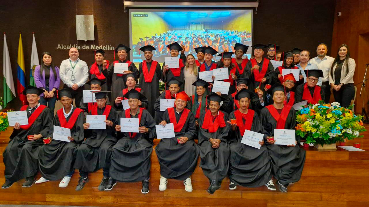 Tras su resocialización, 34 ex habitantes de calle logran integrarse al mundo laboral Tras su resocialización, 34 ex habitantes de calle logran integrarse al mundo laboral