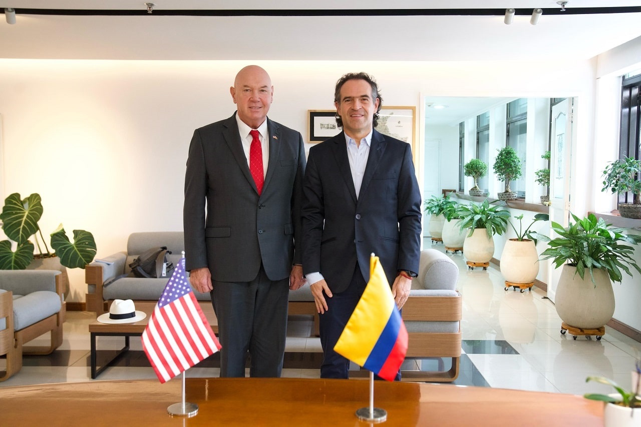 El alcalde de Medellín y embajador de Estados Unidos en Colombia se comprometieron a seguir trabajando juntos contra la explotación sexual de menores
