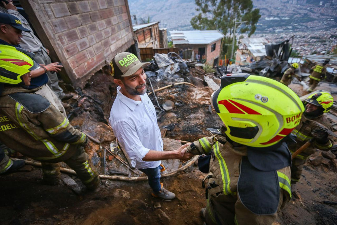 Avanza la convocatoria nacional que por primera vez proveerá, por concurso de méritos, empleos en carrera administrativa para bomberos Avanza la convocatoria nacional que por primera vez proveerá, por concurso de méritos, empleos en carrera administrativa para bomberos