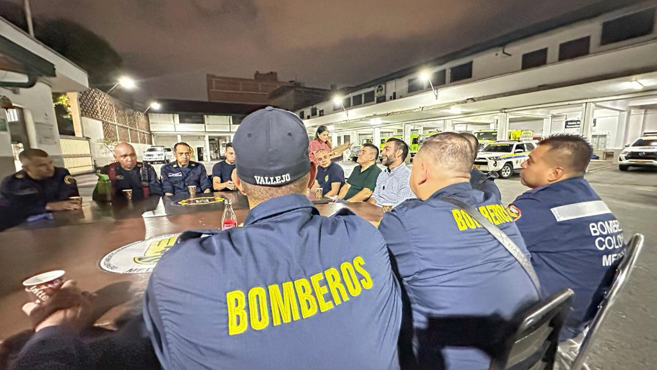 Avanza la convocatoria nacional que por primera vez proveerá, por concurso de méritos, empleos en carrera administrativa para bomberos Avanza la convocatoria nacional que por primera vez proveerá, por concurso de méritos, empleos en carrera administrativa para bomberos