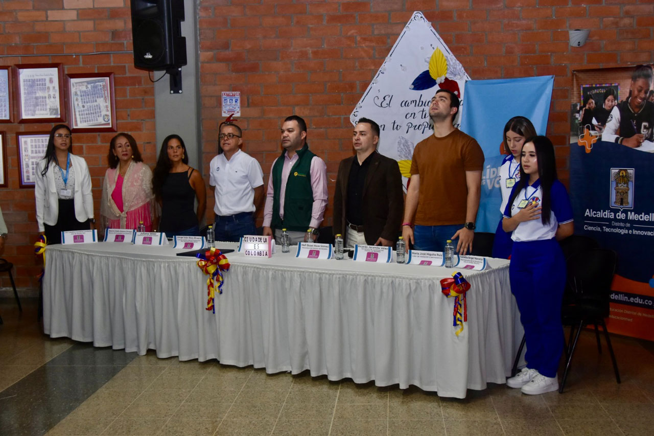 Medellín celebra el Día de la Democracia Escolar con la elección de 1.700 líderes estudiantiles Medellín celebra el Día de la Democracia Escolar con la elección de 1.700 líderes estudiantiles