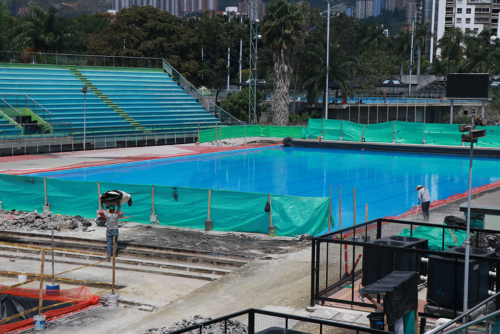 Foto obras complejo acuático Medellín