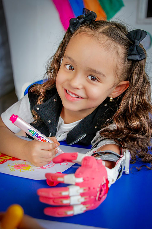 Imagen de Ammy pintando