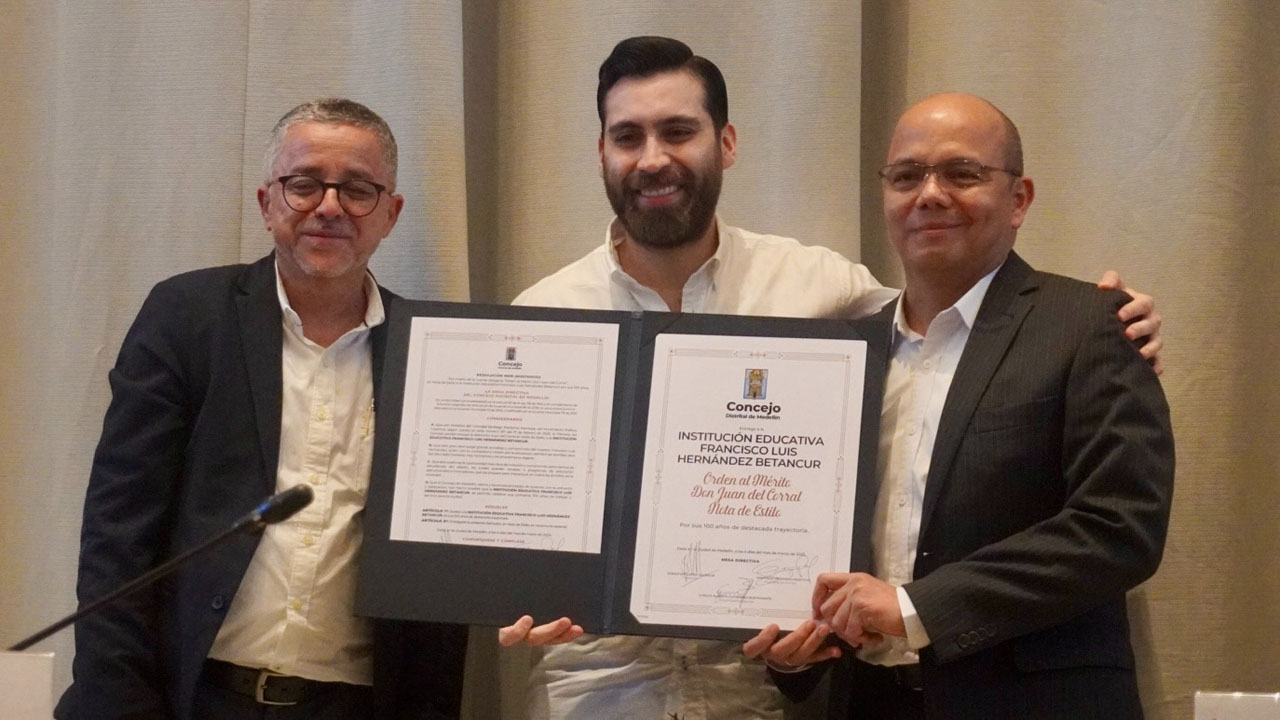 El Distrito y el Concejo de Medellín resaltan la labor de la Institución Educativa Francisco Luis Hernández Betancur por sus 100 años