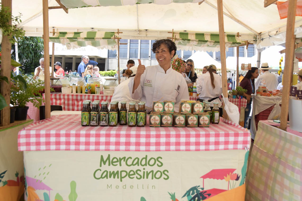 Mercados Campesinos llega por primera vez al edificio La Naviera, cerca de Plaza Botero