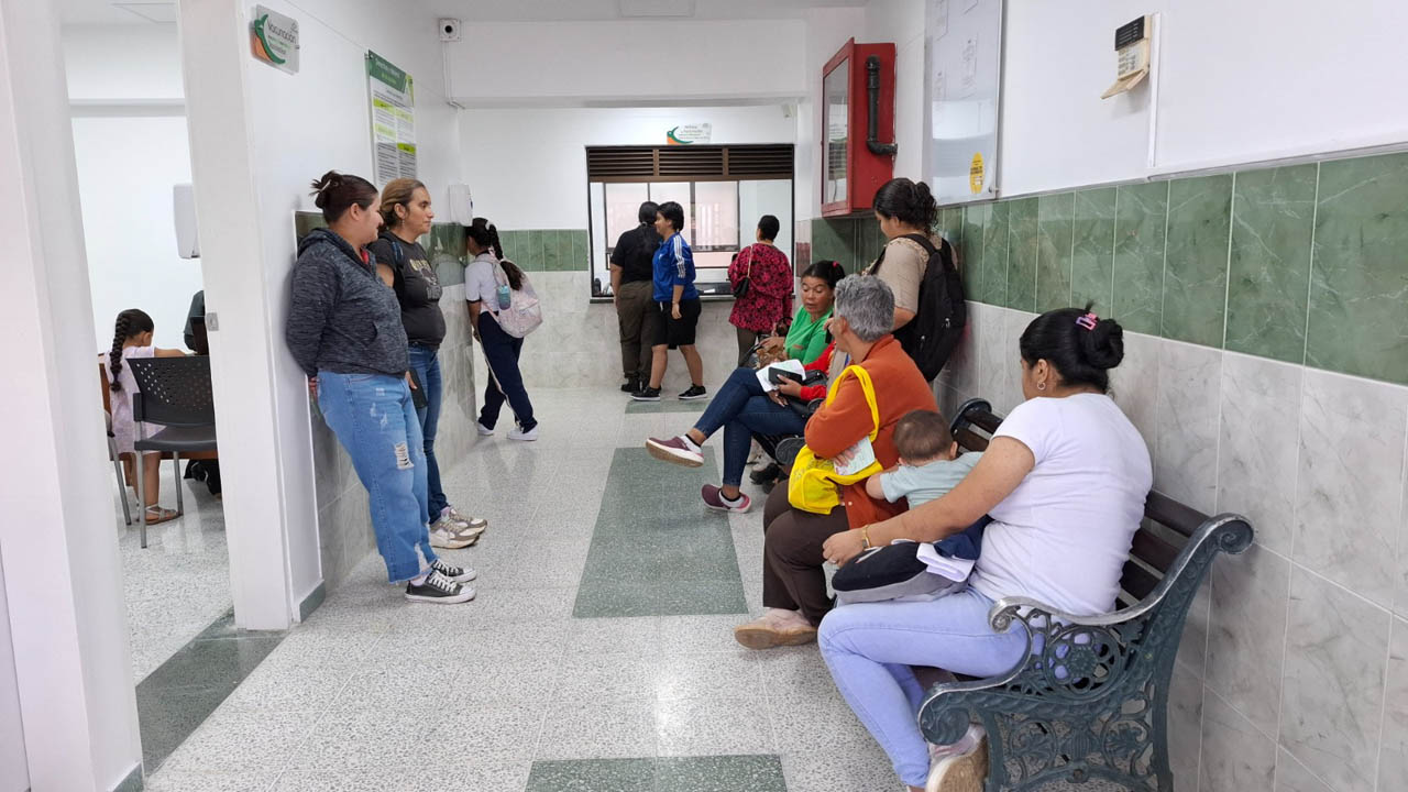 Luego de su adecuación y mantenimiento, el Centro de Salud Carpinelo vuelve a prestar servicio en la comuna 1-Popular