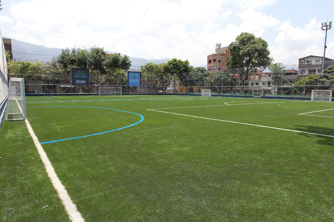 Imagen cancha Cristo Rey 2