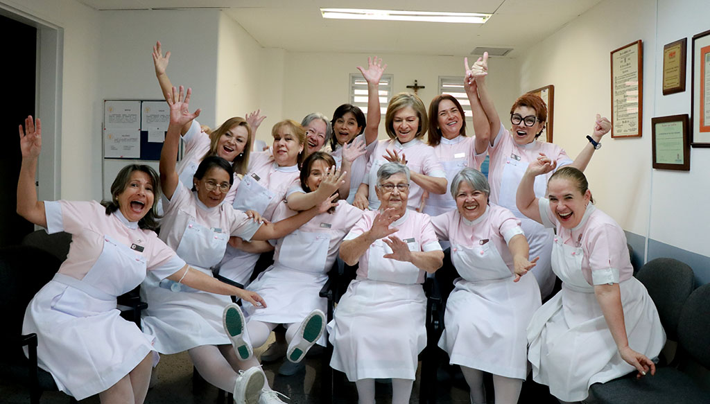 Imagen de Damas Voluntarias con Nelly