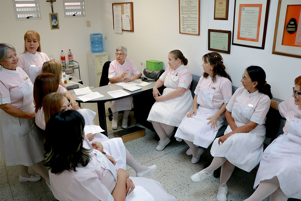 Imagen de Damas Voluntarias en reunión con Nelly 3