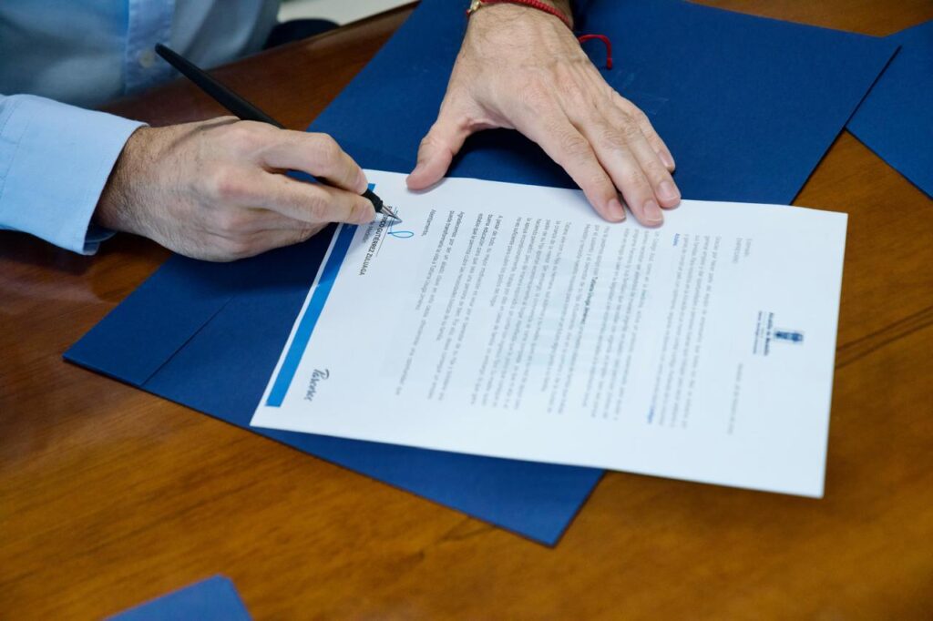 Imagen firma documento azul
