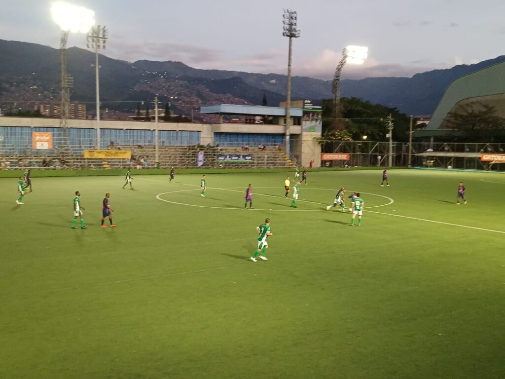 Imagen partido de fútbol catanos