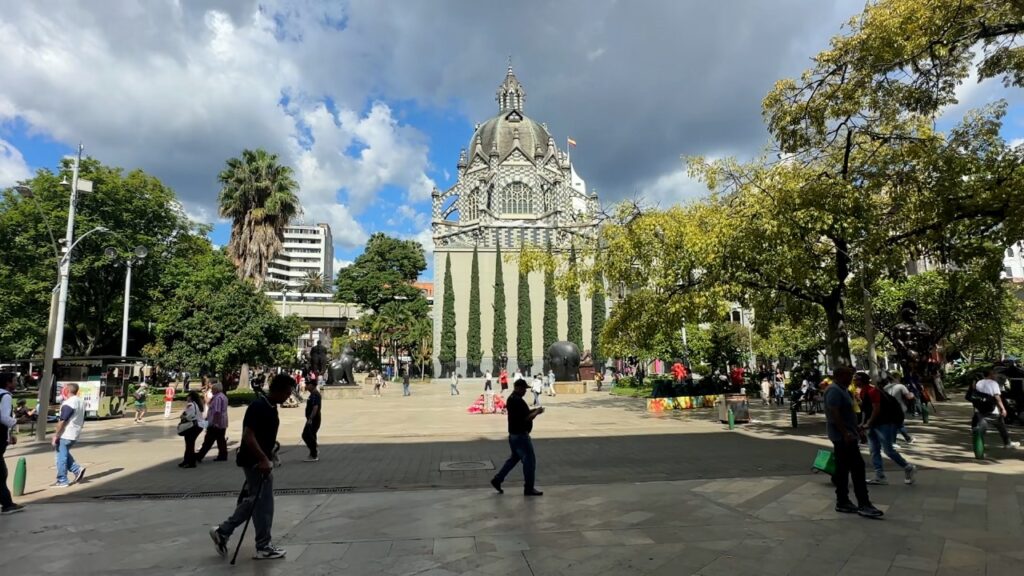 Imagen plaza Botero Medellín