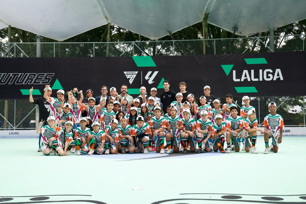 Con alianza público-privada, la Alcaldía de Medellín intervino la cancha polideportiva Santa Inés, en Manrique