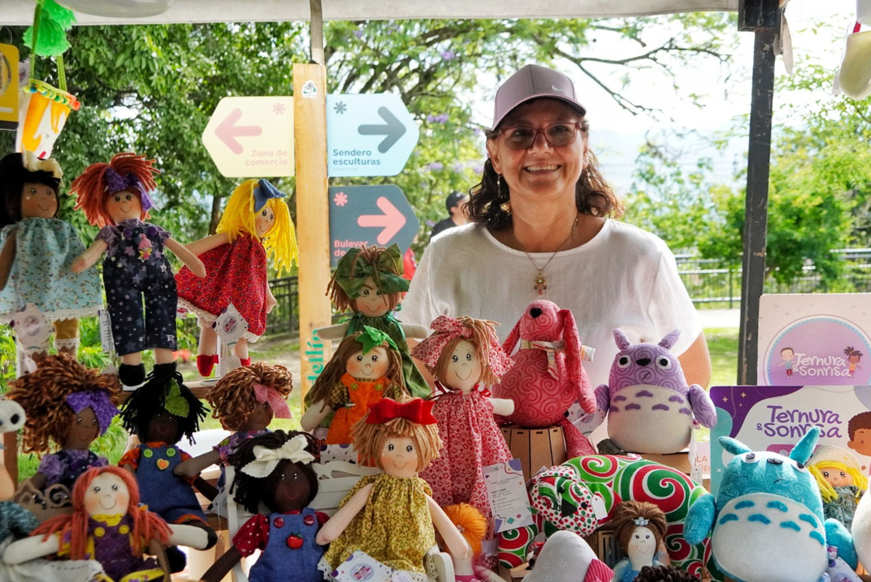 Medellín reconoce la riqueza cultural de las artesanas y artesanos en su día conmemorativo