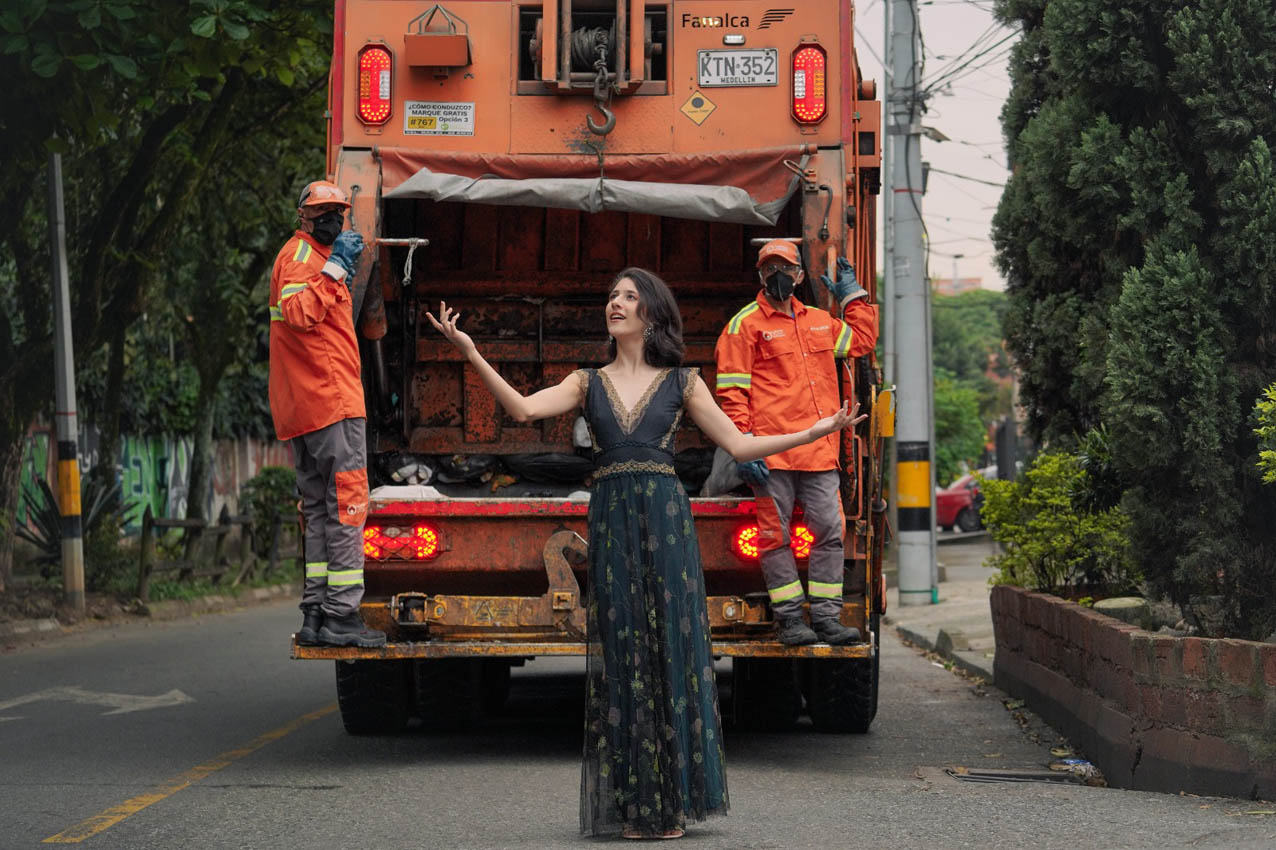 Ópera en las calles de Medellín, una melodía para recordar la correcta disposición de los residuos