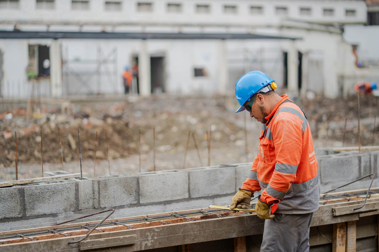 La Administración Distrital inició la renovación de la Sección Escuela Santísima Trinidad, en Guayabal