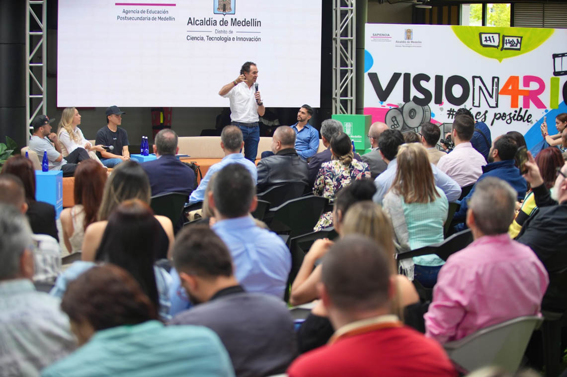 Por primera vez, 1.366 estudiantes de bachillerato de Medellín recibirán formación y certificación como técnicos laborales con Sapiencia